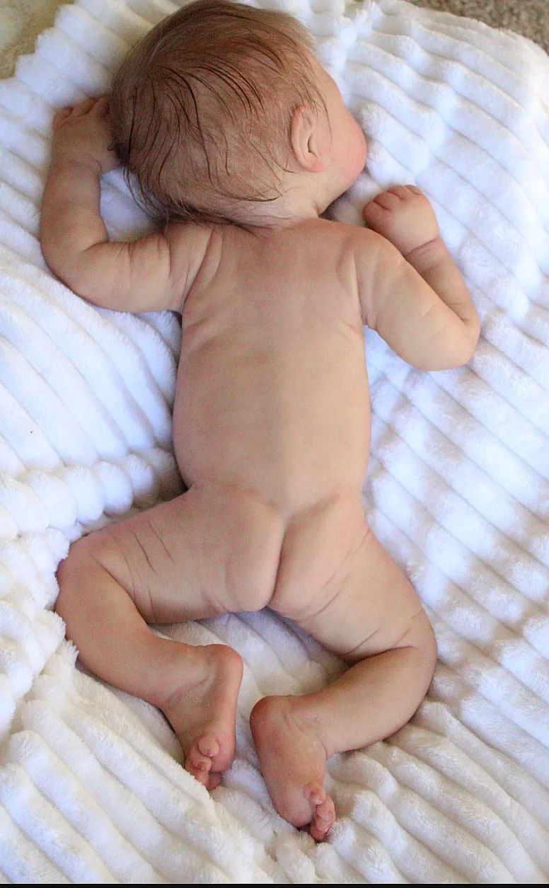 Emi (Full body silicone) - Image 6