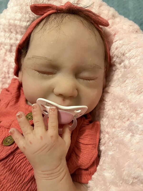 Faith full body silicone baby girl - Image 4