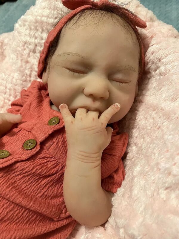 Faith full body silicone baby girl - Image 2