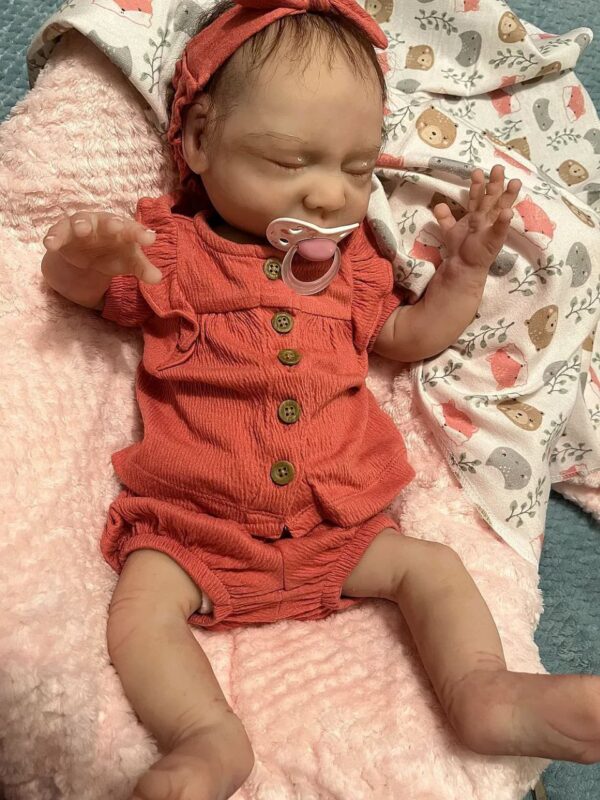 Faith full body silicone baby girl - Image 12